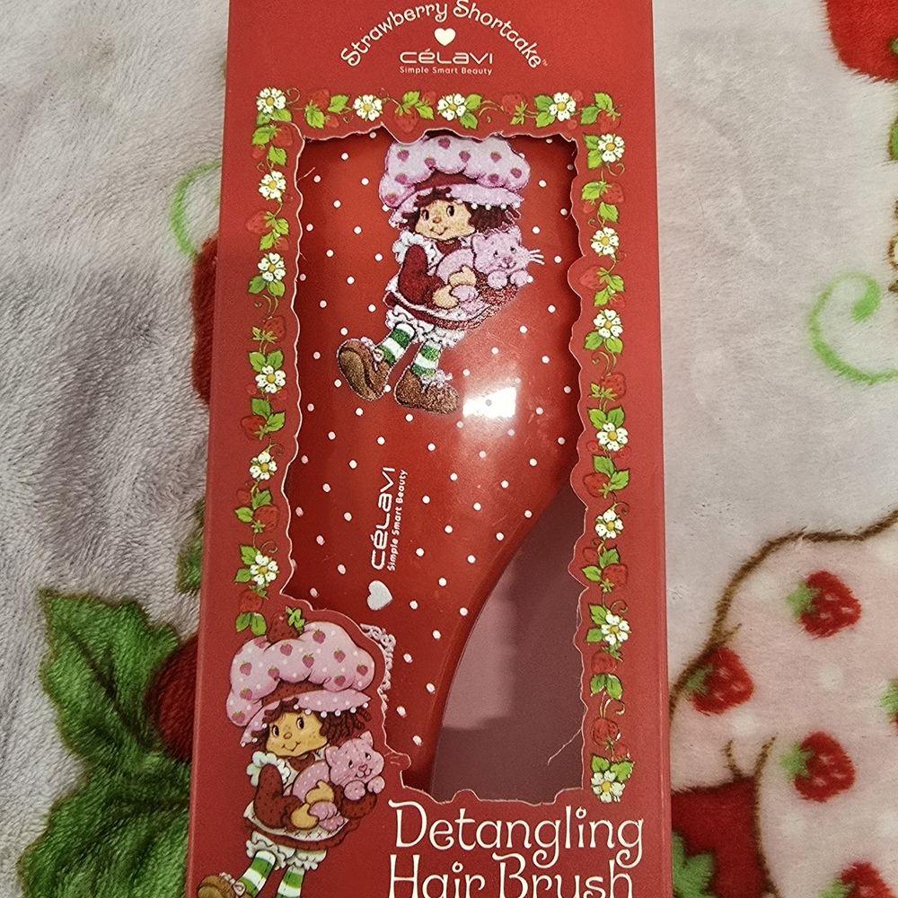 Strawberry Shortcake Detangling Hair Brush - Red